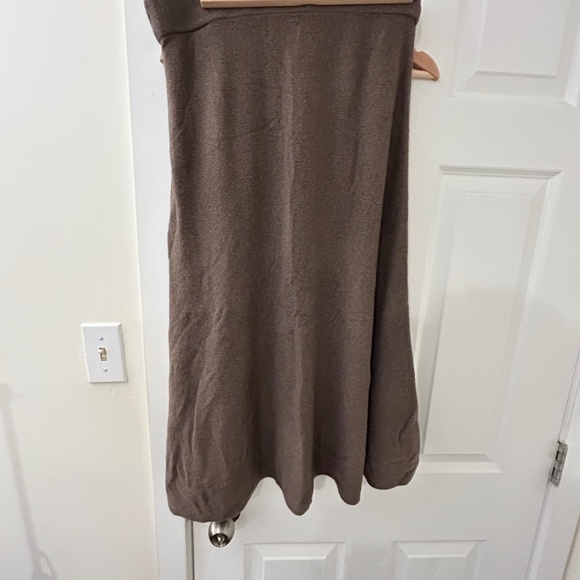 Cozy brown cashluxe GAP skirt - Picture 2 of 5